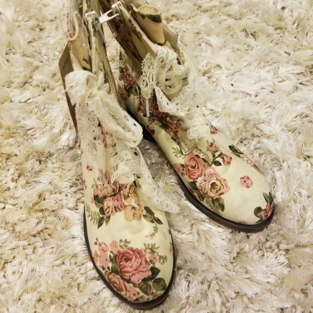 Womans boots